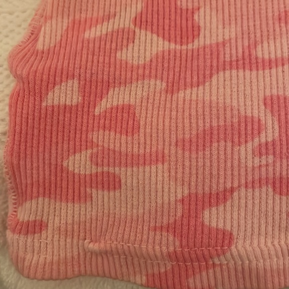 Faded Glory Ribbed tank size small 4-6. Pink camo pattern. - Picture 4 of 5